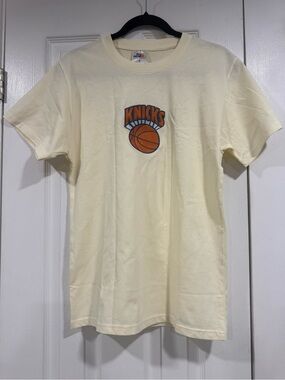 Knicks Basketball Graphic Tee - Cream